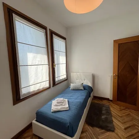 Esclusivo Appartamento- 6 Persone In Liberty Apartment