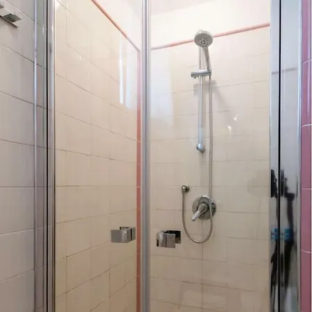 Esclusivo Appartamento- 6 Persone In Liberty Apartment *