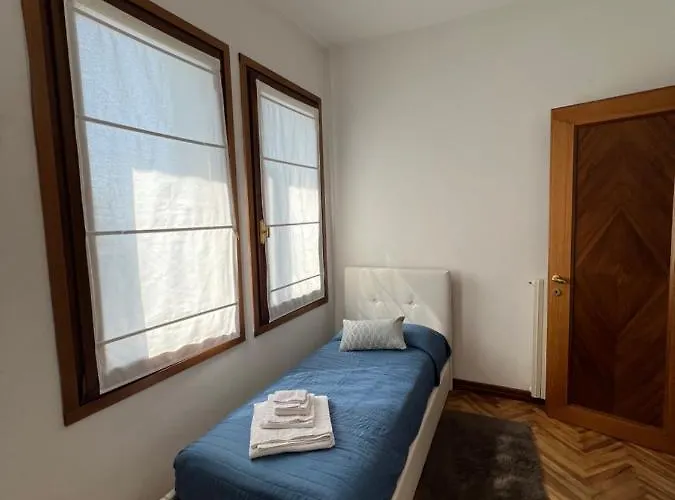 Esclusivo Appartamento- 6 Persone In Liberty Apartman