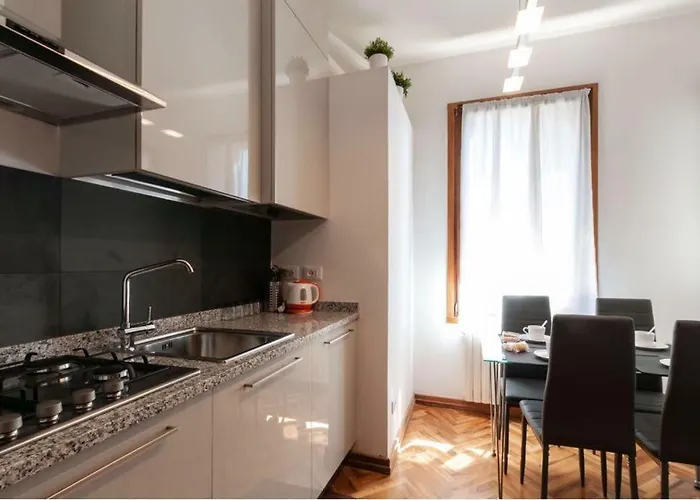 Esclusivo Appartamento- 6 Persone In Liberty Apartman *