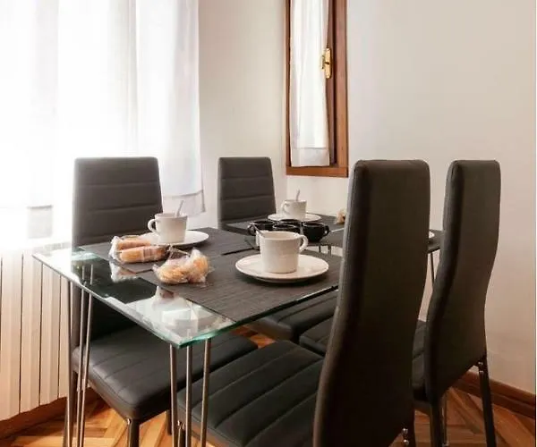 Esclusivo Appartamento- 6 Persone In Liberty Venedig-Lido