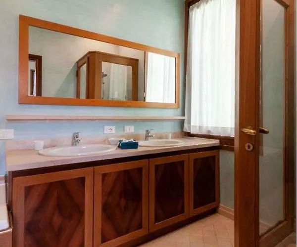 Esclusivo Appartamento- 6 Persone In Liberty * Venedig-Lido