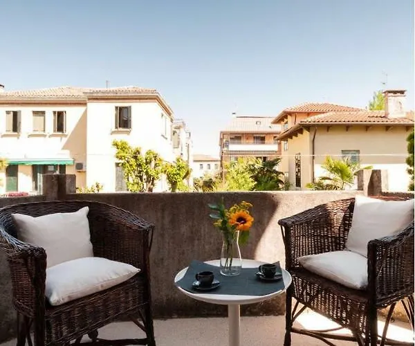 Esclusivo Appartamento- 6 Persone In Liberty Lägenhet Venedig-Lido